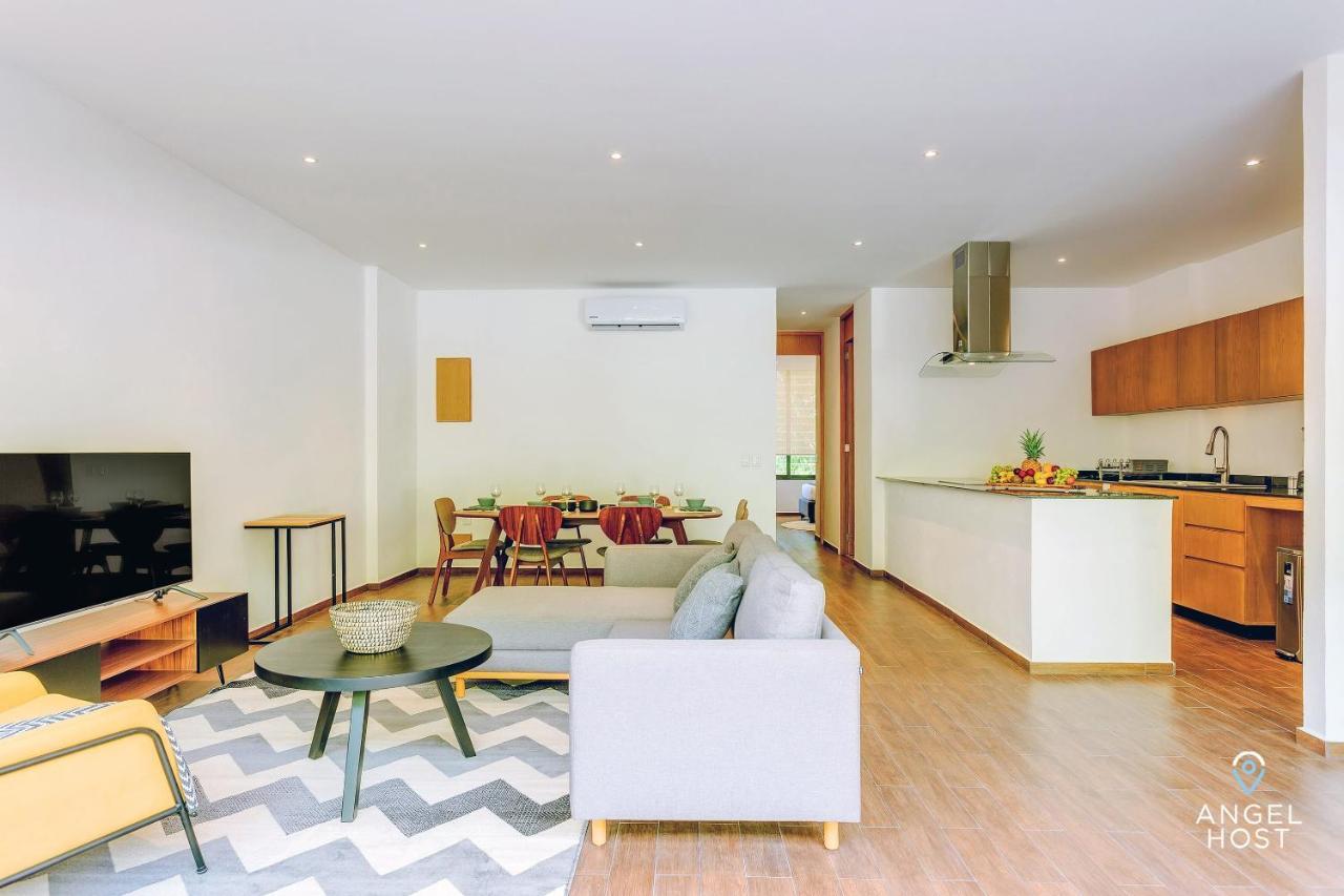 Incredible Oceanview Roof Lounge, Units 2 Blocks To Beach Apartment Playa del Carmen