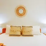 Incredible Oceanview Roof Lounge, Apartment Units 2 Blocks To Beach